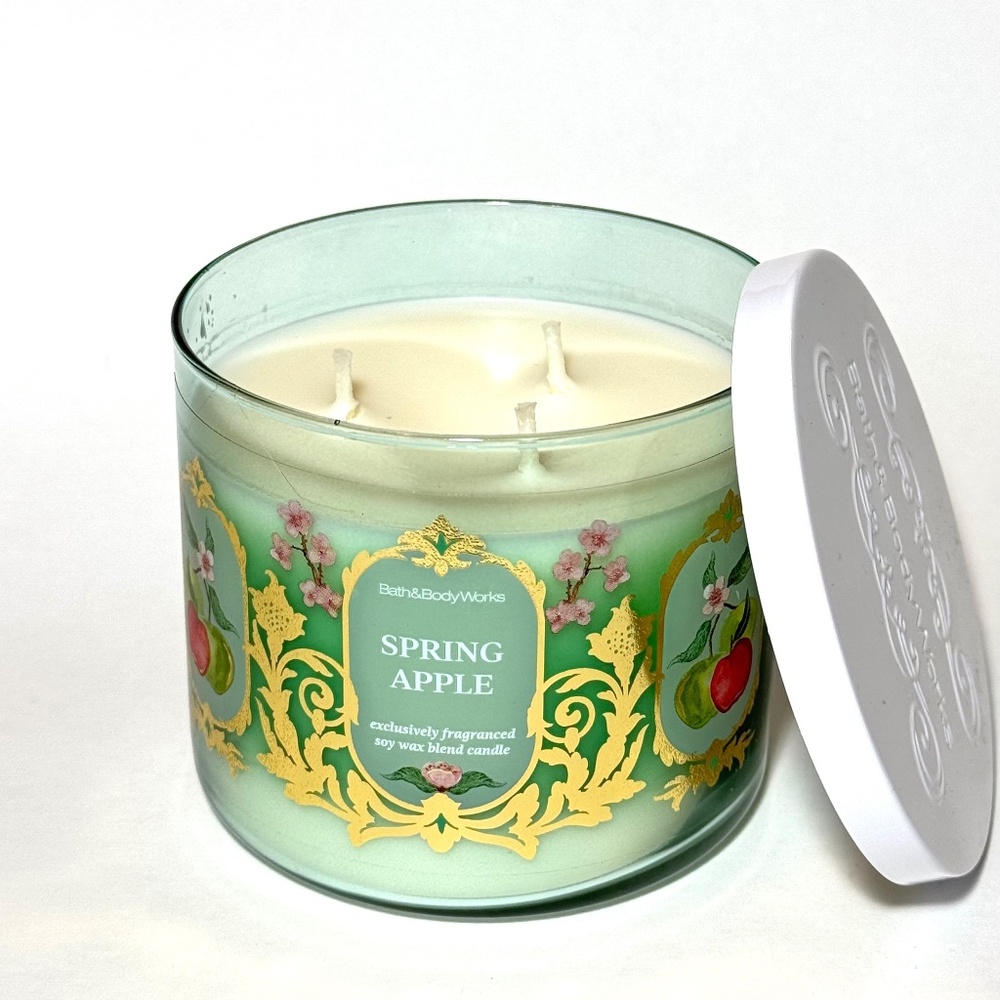 SPRING APPLE 3-Wick Candle - Picture 2 of 3